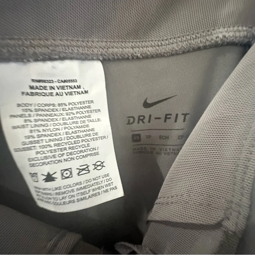 Nike Gray Workout Leggings Dry Fit XS